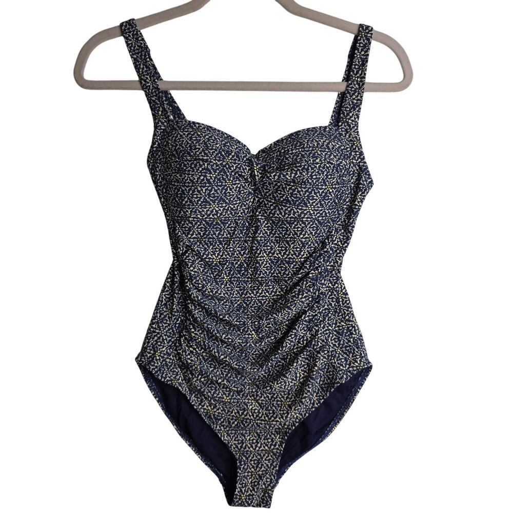 Niptuck SzSm? one piece Multi Fit Cup‎ Navy Cream geometric patterns. Sexy mom.